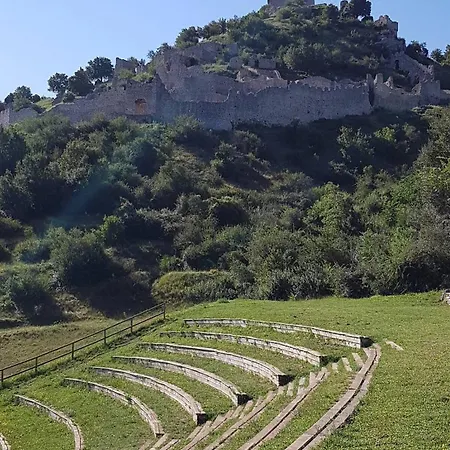 Les Moineaux De Crussol Maison d'hôtes 3*